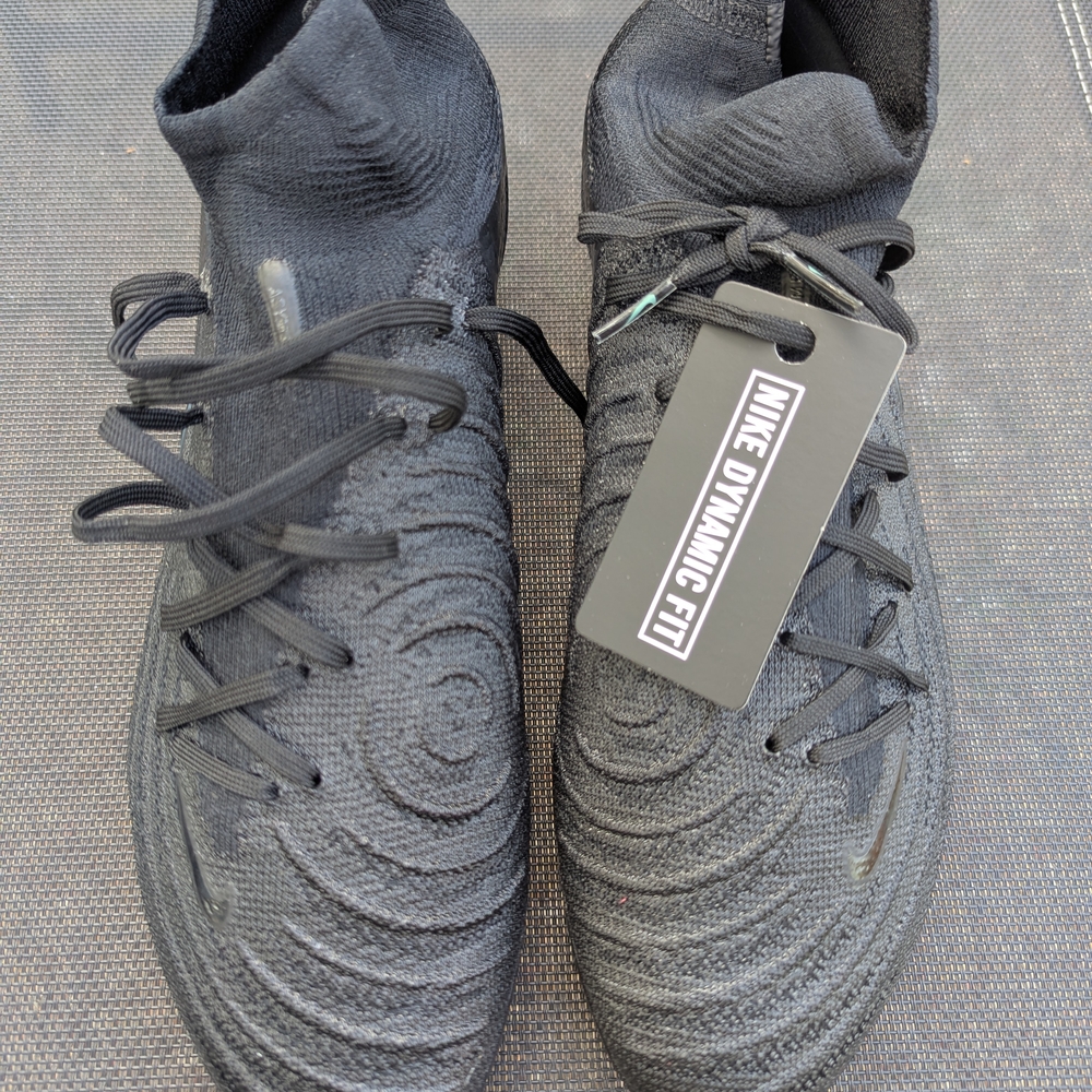 Nike Phantom Luna 2 Elite FG Soccer Cleats